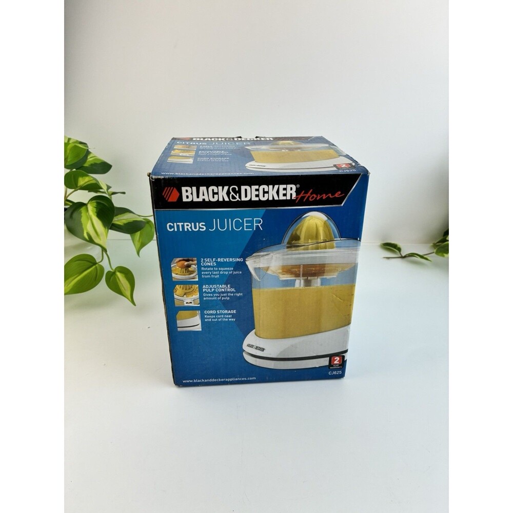 BLACK And DECKER 32oz Citrus Juicer White CJ625 New In Box